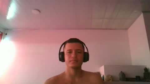 Snapshot of elkinjose182112 chatting on 04-19-26, 05:56 elkinjose182112 online show from 04-19-26, 05:56