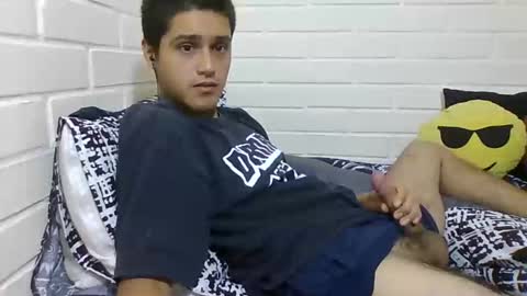Snapshot of elkirih chatting on 11-17-25, 04:29 El Ray online show from 11-17-25, 04:29