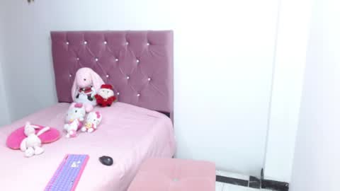 Snapshot of ella_2sweet chatting on 12-12-24, 05:42 Ella online show from 12-12-24, 05:42