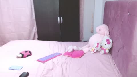 Snapshot of ella_2sweet chatting on 01-16-25, 06:03 Ella online show from 01-16-25, 06:03