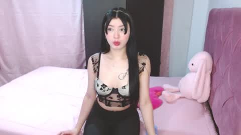 Snapshot of ella_2sweet chatting on 02-13-25, 06:41 Ella online show from 02-13-25, 06:41