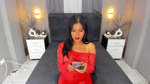 Ella online show from 12-04-24, 06:22