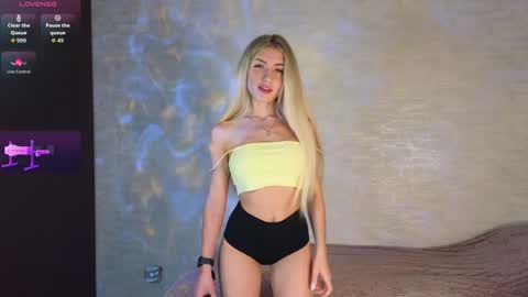 Snapshot of ella__sweety chatting on 02-22-26, 12:12 Ella online show from 02-22-26, 12:12