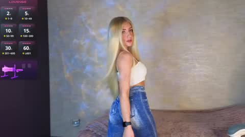 Snapshot of ella__sweety chatting on 02-24-26, 12:30 Ella online show from 02-24-26, 12:30