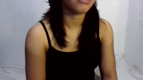 ella_babe25 online show from 04-27-26, 09:24