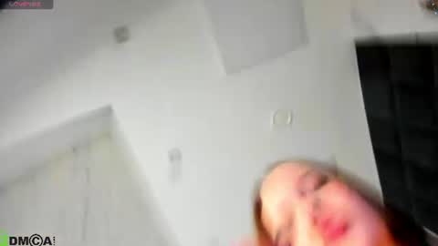 Snapshot of ella_butler chatting on 06-25-26, 09:25 Ella online show from 06-25-26, 09:25