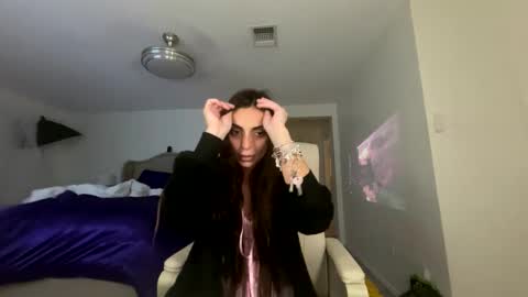 ella_ella_ella_ay online show from 10-07-25, 02:09