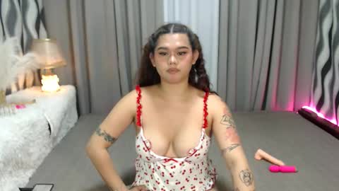 HI ITS ME ELLA online show from 03-11-26, 01:06
