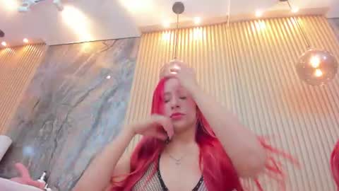 Snapshot of ella_harper chatting on 06-11-26, 02:00 ella harper online show from 06-11-26, 02:00
