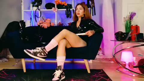 ella_kross online show from 07-16-26, 06:41