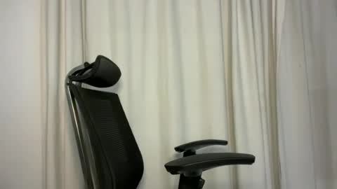 Ella online show from 06-18-26, 10:36