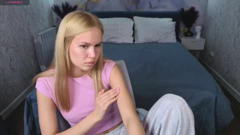 Snapshot of ella_ley chatting on 03-03-26, 09:26 Ella online show from 03-03-26, 09:26