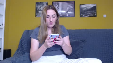 Snapshot of ella_max_live chatting on 02-08-25, 06:22 Ella  Max online show from 02-08-25, 06:22