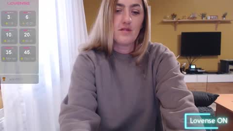 Snapshot of ella_max_live chatting on 10-05-25, 06:01 Ella  Max online show from 10-05-25, 06:01