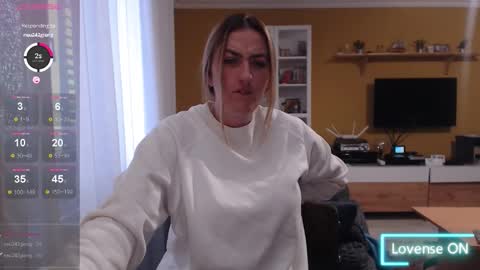 Snapshot of ella_max_live chatting on 10-07-25, 07:05 Ella  Max online show from 10-07-25, 07:05