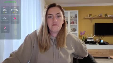 Ella  Max online show from 11-04-25, 06:23