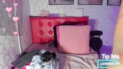 Snapshot of ella_rouse1 chatting on 03-07-25, 04:33 ella rouse online show from 03-07-25, 04:33