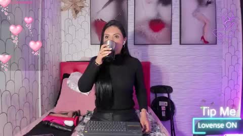 Snapshot of ella_rouse1 chatting on 03-12-25, 11:53 ella rouse online show from 03-12-25, 11:53