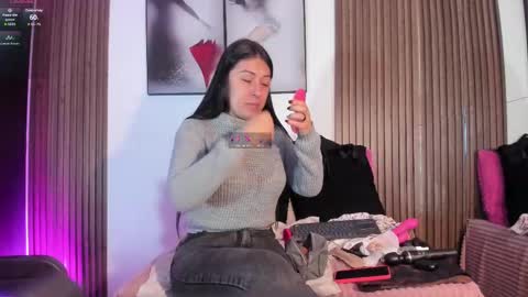 Snapshot of ella_rouse1 chatting on 09-19-25, 11:55 ella rouse online show from 09-19-25, 11:55