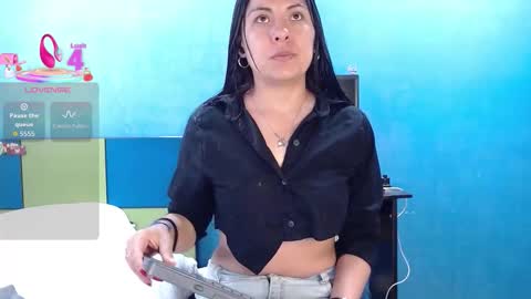 Snapshot of ella_rouse1 chatting on 02-25-26, 12:15 ella rouse online show from 02-25-26, 12:15