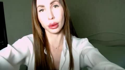 Snapshot of ella_sea chatting on 09-09-25, 08:14 Ella online show from 09-09-25, 08:14