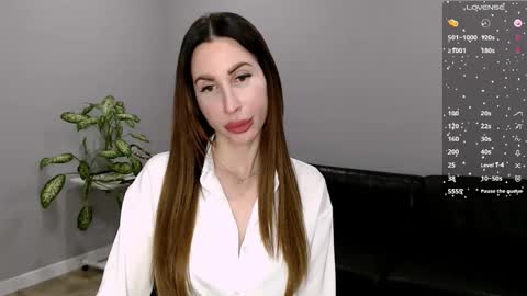 Snapshot of ella_sea chatting on 11-11-25, 09:31 Ella online show from 11-11-25, 09:31