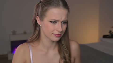 Ella online show from 02-01-26, 07:23