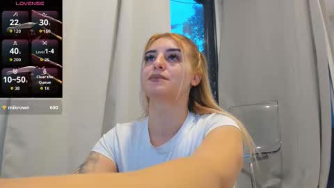 ella_vee online show from 10-04-25, 04:32