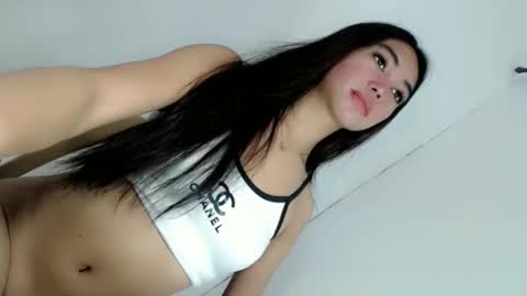 ella_walkerxxx online show from 05-13-26, 03:04