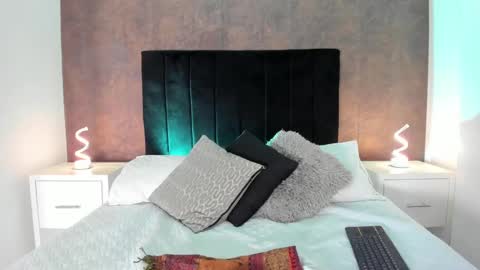 Ellaa Muller online show from 01-18-25, 05:31