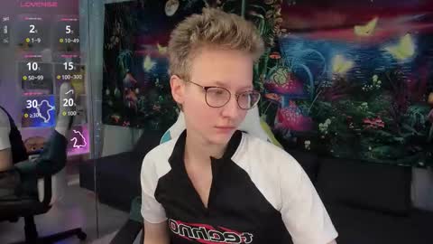 ellablair online show from 10-31-25, 04:57