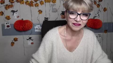 EllaBonito online show from 11-16-25, 06:41