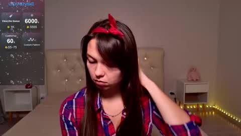Snapshot of ellacanny chatting on 10-21-25, 05:52 ellacanny online show from 10-21-25, 05:52