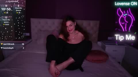 Ella online show from 11-26-25, 10:00