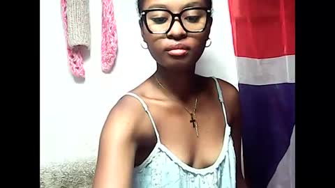 ellah245 online show from 05-10-26, 10:09