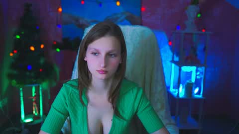 Snapshot of ellahorton chatting on 12-10-24, 12:38 Ella online show from 12-10-24, 12:38