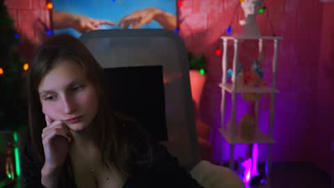 Snapshot of ellahorton chatting on 01-03-25, 02:51 Ella online show from 01-03-25, 02:51