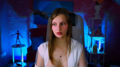 Snapshot of ellahorton chatting on 01-31-25, 04:38 Ella online show from 01-31-25, 04:38