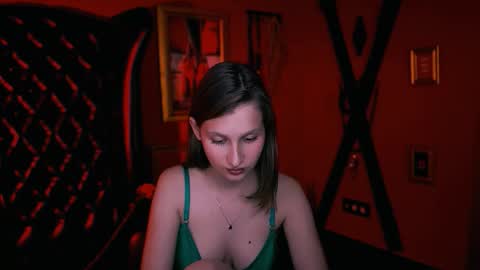 Snapshot of ellahorton chatting on 10-05-25, 04:49 Ella online show from 10-05-25, 04:49