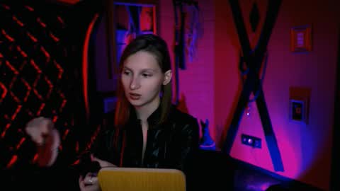 Snapshot of ellahorton chatting on 10-27-25, 08:51 Ella online show from 10-27-25, 08:51