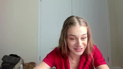 Snapshot of ellajadeexx chatting on 03-15-26, 02:28 ellaaaa online show from 03-15-26, 02:28