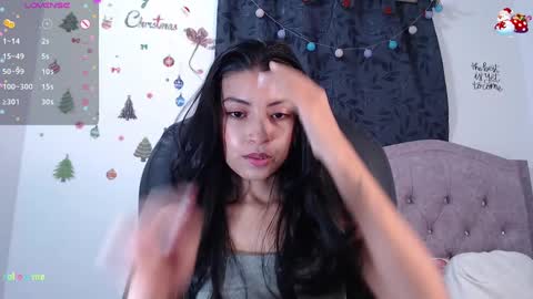 Snapshot of ellajonz chatting on 12-10-24, 02:38 Ella Amoneth online show from 12-10-24, 02:38