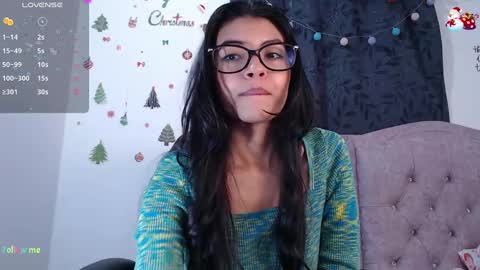 Snapshot of ellajonz chatting on 01-06-25, 07:52 Ella Amoneth online show from 01-06-25, 07:52