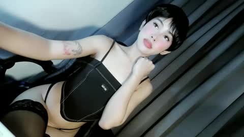 Snapshot of ellaliciousss chatting on 02-07-26, 01:53 ella online show from 02-07-26, 01:53