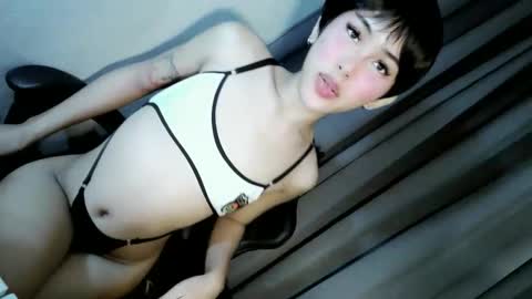 Snapshot of ellaliciousss chatting on 03-04-26, 06:14 ella online show from 03-04-26, 06:14