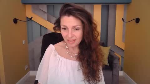 EllaLongs online show from 04-25-26, 01:41