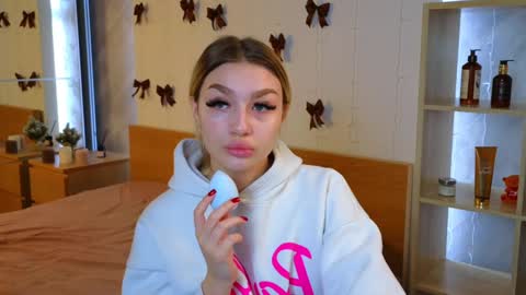 ellamilla online show from 12-24-24, 05:27