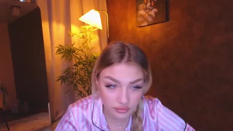 ellamilla online show from 01-07-25, 11:26