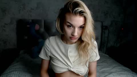 ellamilla online show from 04-28-26, 02:55
