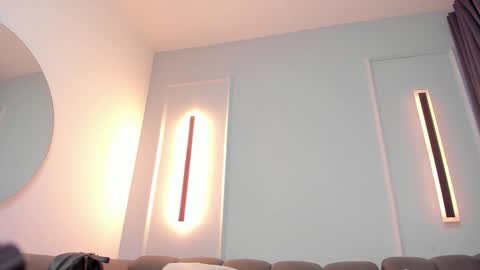 Ella online show from 11-22-25, 10:36